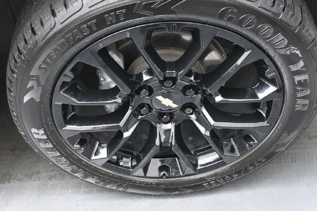 Used 2022 Chevrolet Tahoe RST w/ Luxury Package AWD/4WD image 36