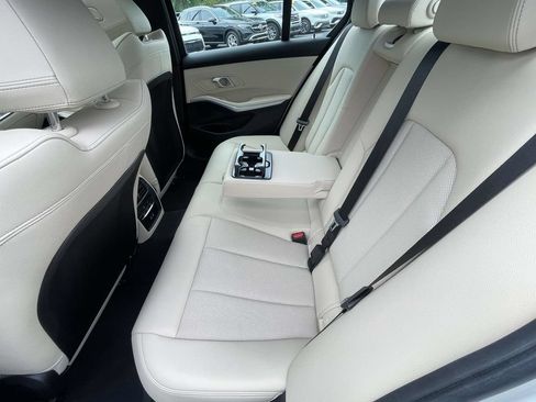 Used 2024 BMW 330i Sedan w/ Convenience Package RWD image 9