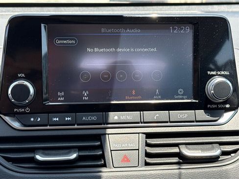 Used 2024 Nissan Altima 2.5 S image 17