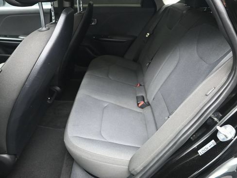 Certified 2025 Kia K4 FWD image 28