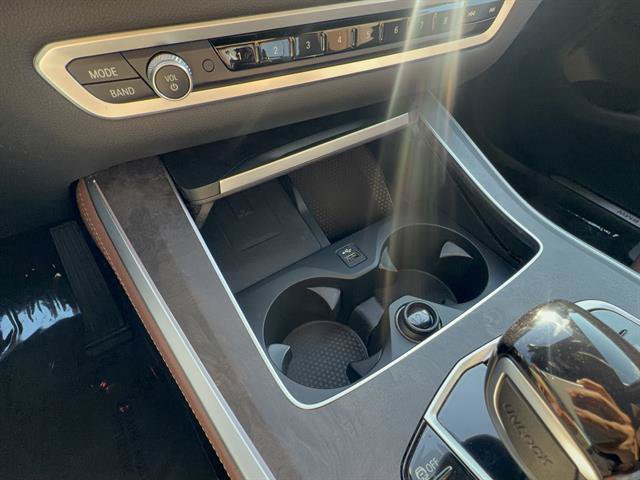 Used 2022 BMW X5 xDrive40i w/ Premium Package AWD/4WD image 21