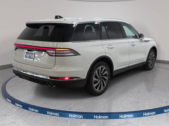 New 2027 Lincoln Aviator AWD image 5
