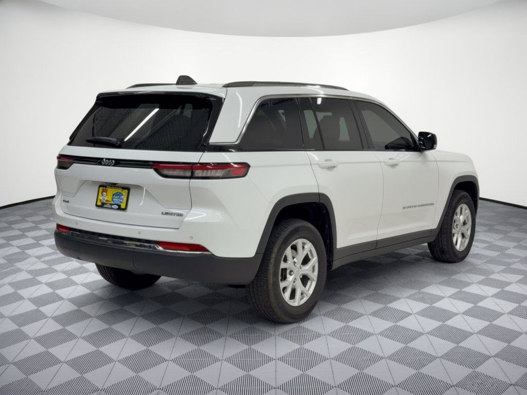Used 2023 Jeep Grand Cherokee Limited AWD/4WD image 9