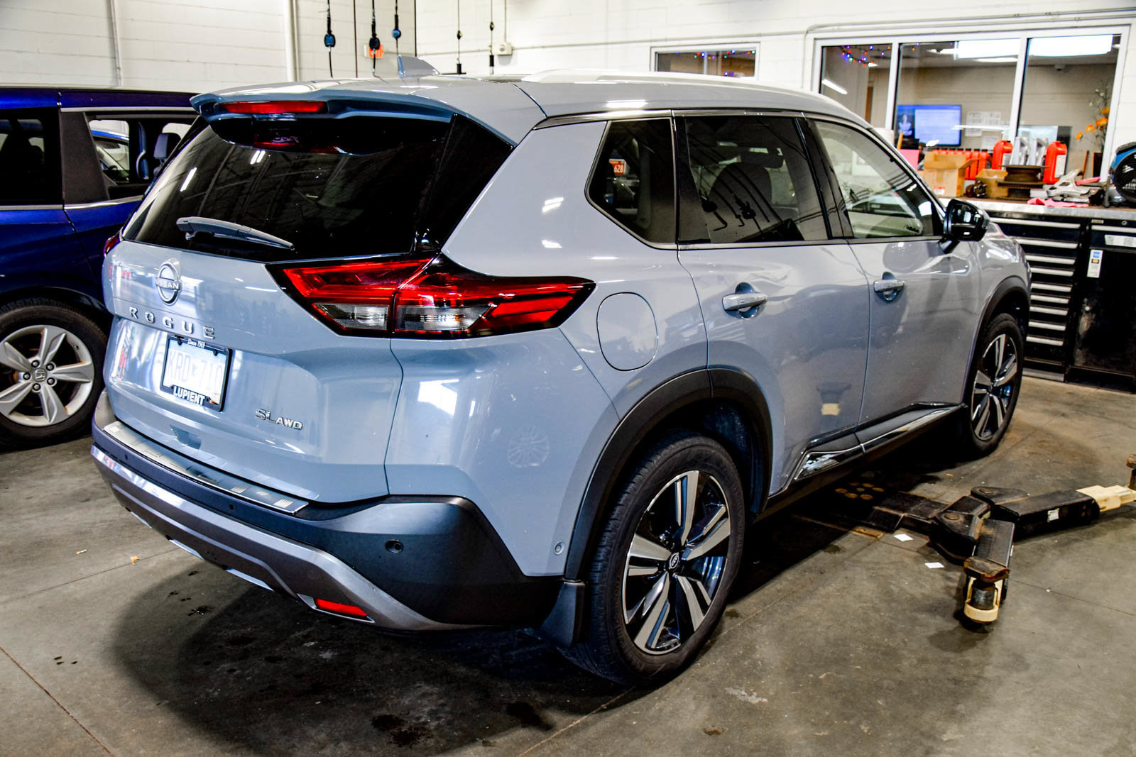 Used 2023 Nissan Rogue SL w/ SL Premium Package AWD/4WD image 5