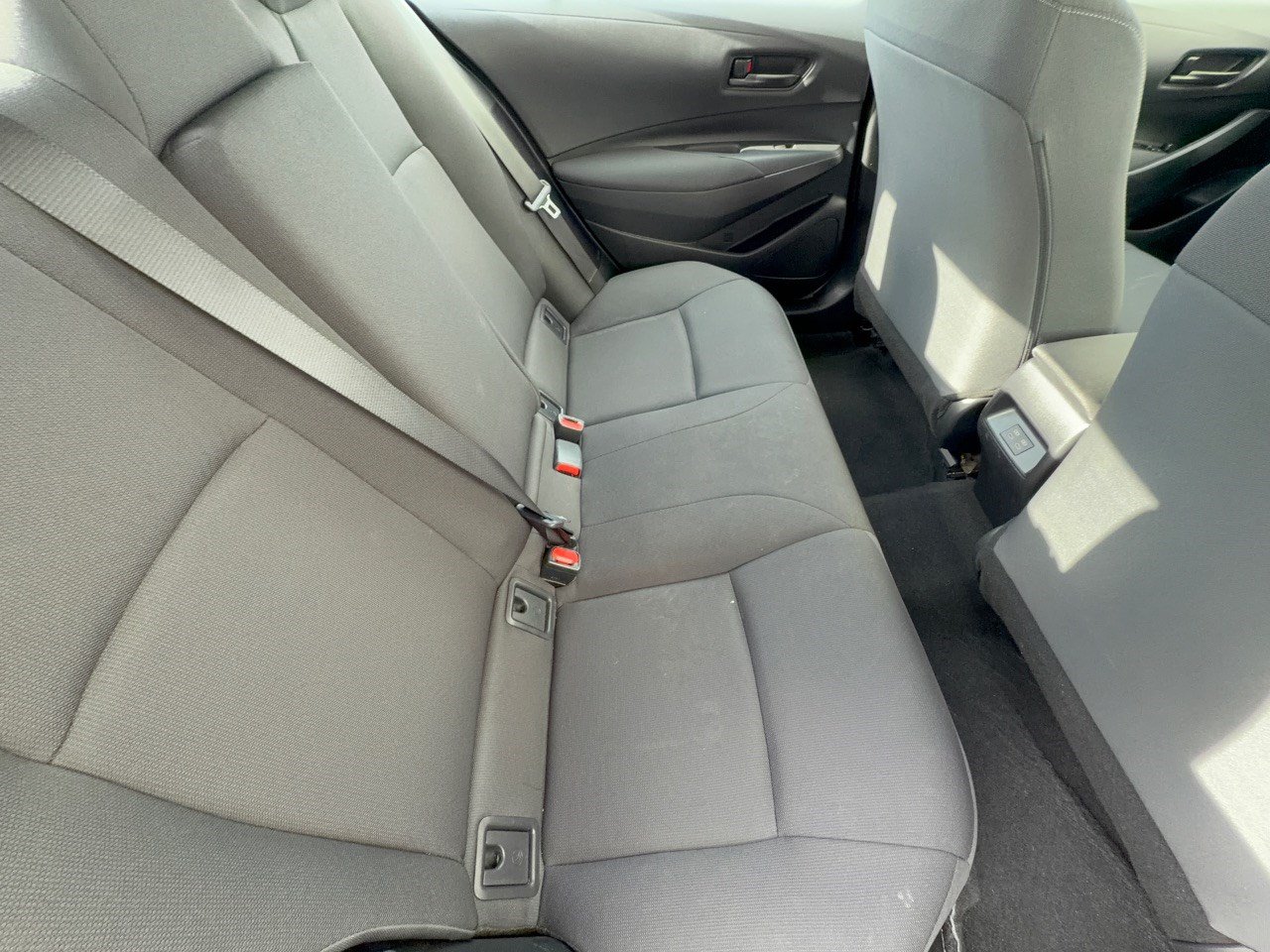 Used 2025 Toyota Corolla LE FWD image 29