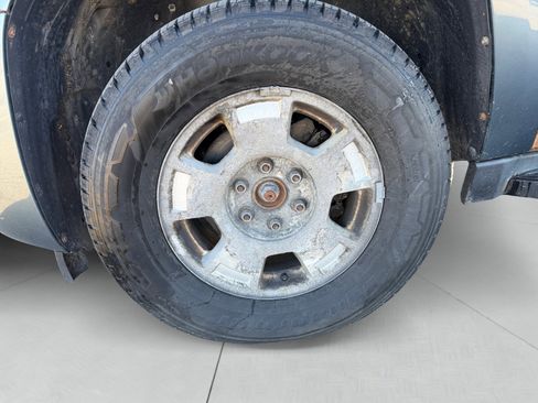 Used 2010 Chevrolet Suburban LS w/ Interior Plus Package image 14