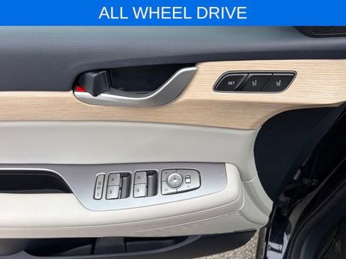 Used 2024 Hyundai Palisade Limited image 7