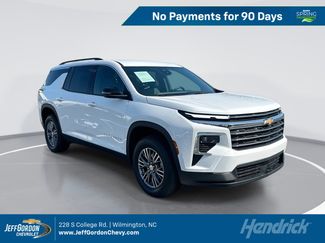 Used 2025 Chevrolet Traverse LT video 1