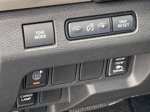Used 2025 Nissan Frontier SV w/ SV Convenience Package RWD image 15