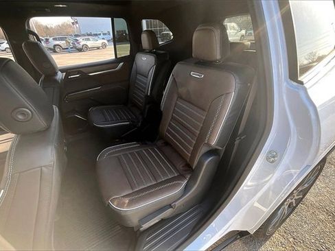 New 2026 GMC Acadia Denali Ultimate w/ LPO, All-Weather Package image 10