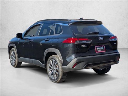 Used 2023 Toyota Corolla Cross XLE image 8