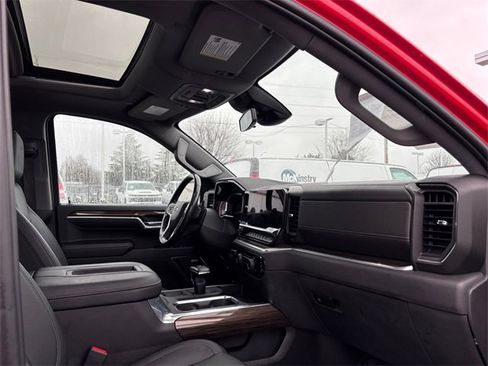 Used 2022 Chevrolet Silverado 1500 LT Trail Boss w/ LT Trail Boss Premium Package image 41