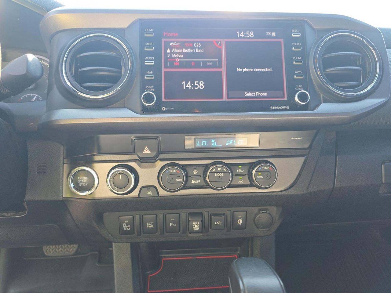 Used 2021 Toyota Tacoma TRD Off-Road w/ Technology Package AWD/4WD image 8