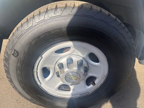 Used 2014 Chevrolet Express 3500 image 18