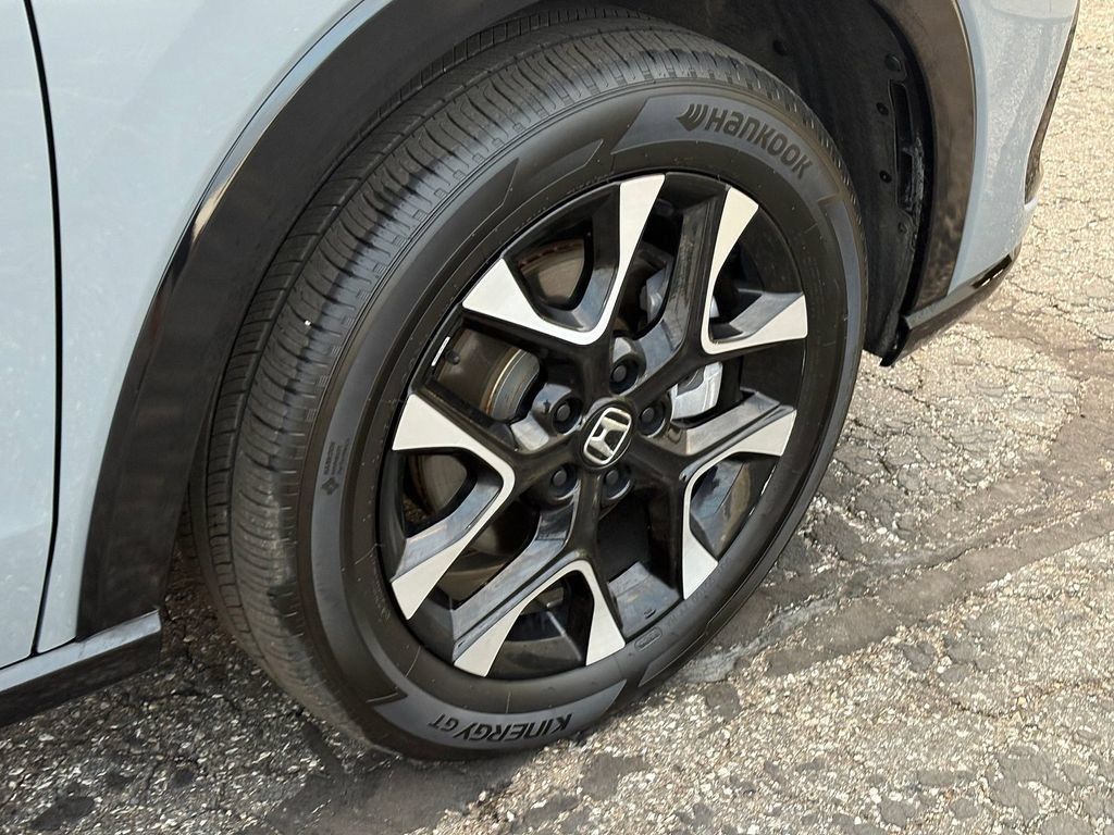 Used 2026 Honda HR-V EX-L image 9