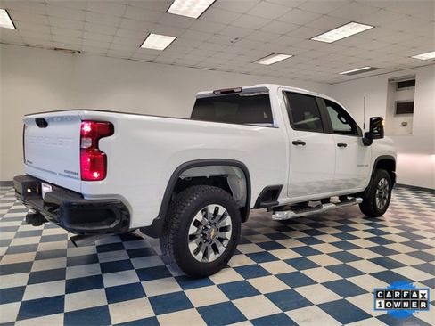 Used 2025 Chevrolet Silverado 2500 Custom w/ Custom Value Package image 8