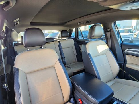 Used 2022 Volkswagen Atlas Cross Sport SE image 30