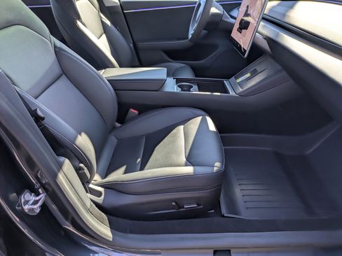 Used 2024 Tesla Model 3 Long Range image 33