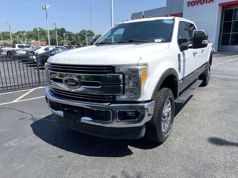 Used 2017 Ford F350 Lariat w/ Lariat Ultimate Package AWD/4WD image 4