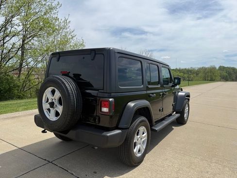 Used 2023 Jeep Wrangler Unlimited Sport AWD/4WD image 3