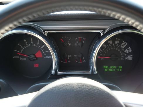 Used 2006 Ford Mustang GT RWD image 22