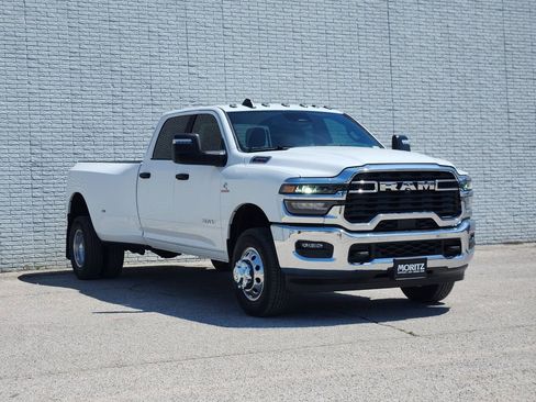 New 2026 RAM 3500 Lone Star AWD/4WD image 2
