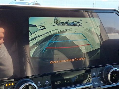 Used 2023 Toyota Highlander XLE image 21