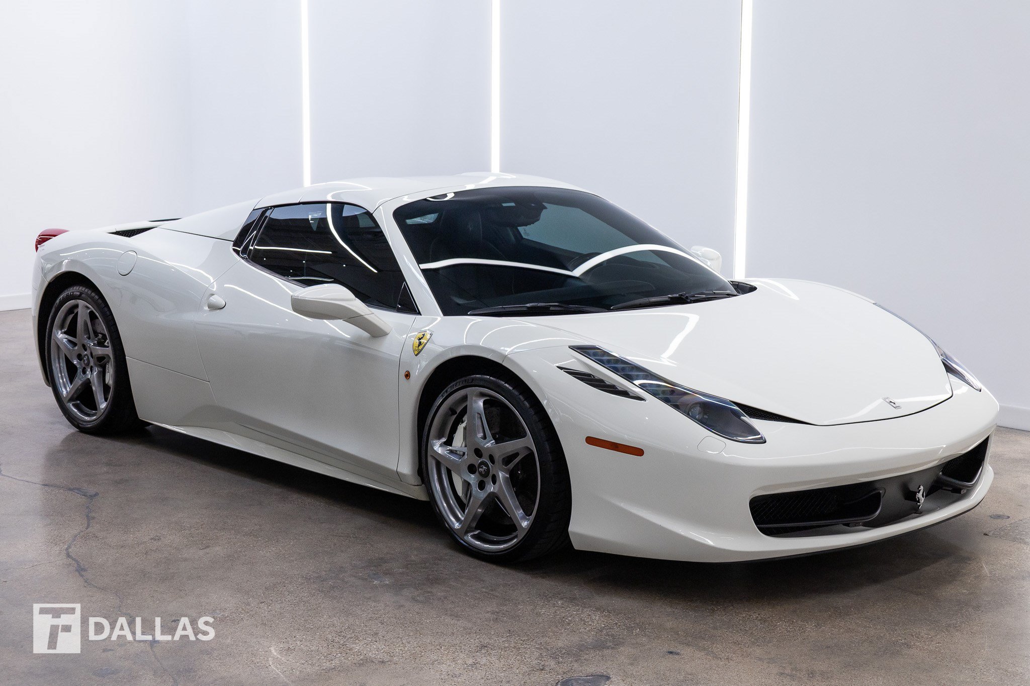 Used 2013 Ferrari 458 Spider RWD image 21