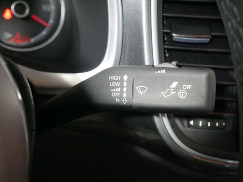 Used 2019 Volkswagen Beetle 2.0T SE image 11