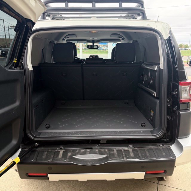 Used 2014 Toyota FJ Cruiser 4WD w/ Upgrade Package image 15