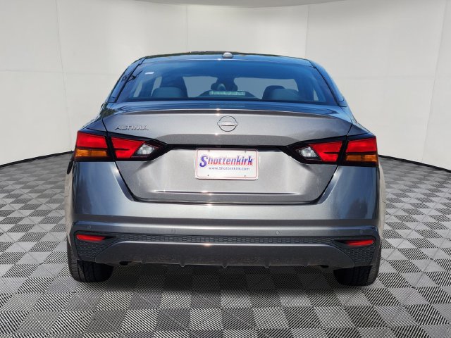 Used 2025 Nissan Altima 2.5 SV FWD image 7