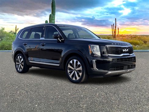 Used 2022 Kia Telluride S image 2