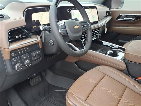 New 2026 Chevrolet Suburban High Country image 8