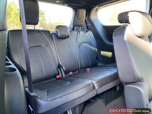 New 2026 Chrysler Pacifica Select image 8