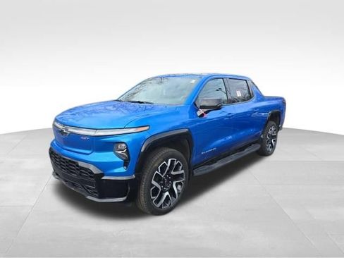 Used 2025 Chevrolet Silverado EV RST image 2