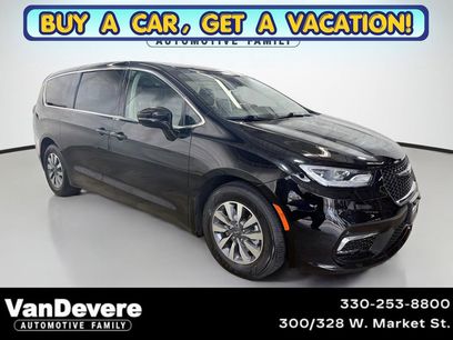 Used 2024 Chrysler Pacifica Limited