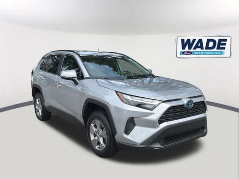 Used 2024 Toyota RAV4 LE AWD/4WD image 3