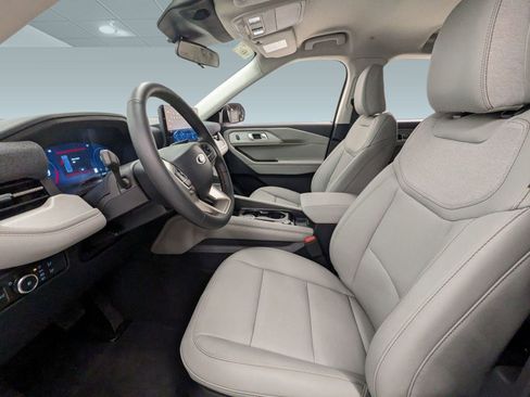 New 2026 Ford Explorer Active w/ Active Comfort Package image 4