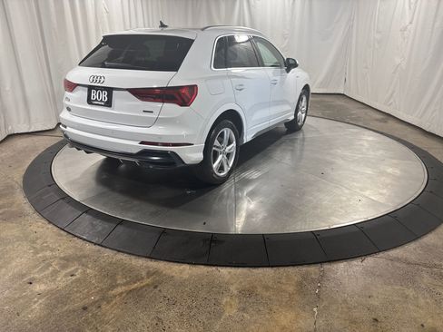 Used 2020 Audi Q3 2.0T Premium Plus w/ Premium Plus Package image 8