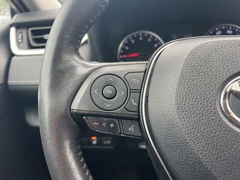 Used 2021 Toyota RAV4 XLE Premium image 12