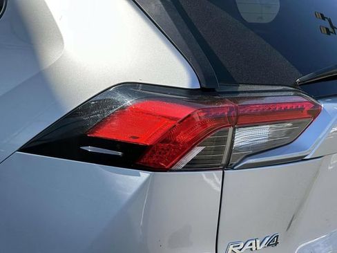 Used 2023 Toyota RAV4 XLE AWD/4WD image 9