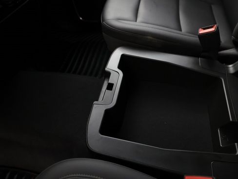 Used 2025 Chevrolet Silverado 3500 LTZ image 38