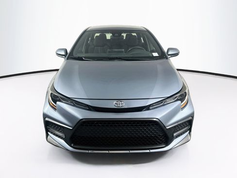 Used 2021 Toyota Corolla SE FWD image 2
