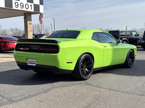 Used 2015 Dodge Challenger SRT Hellcat RWD image 7