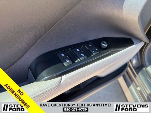 Used 2020 Toyota Camry XLE w/ Four Season Floor Mat Package image 18