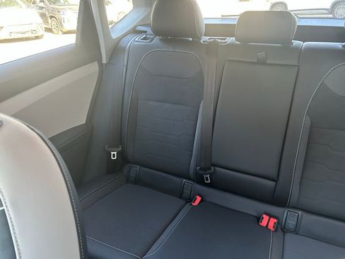 New 2026 Volkswagen Taos SE image 12