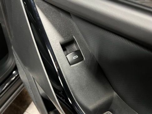 Used 2025 Chevrolet Equinox LT w/ Midnight Edition image 25