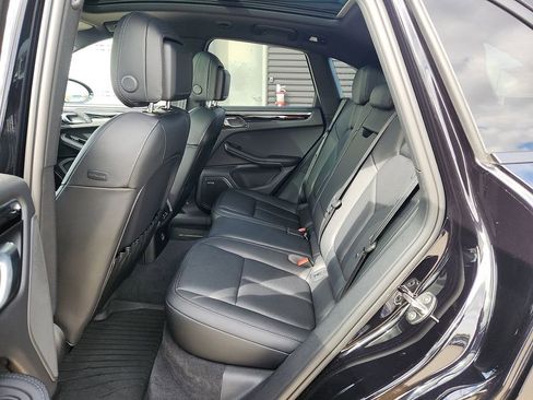 Certified 2025 Porsche Macan image 10