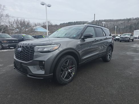 New 2026 Ford Explorer ST-Line w/ ST-Line Street Pack image 9