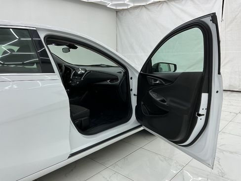 Used 2019 Chevrolet Malibu LS FWD image 15